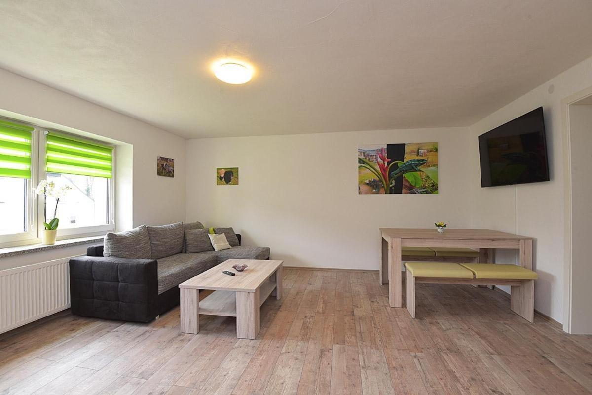 Gasthaus Und Hotel Peterhaensel Spechtsbrunn Ruang foto